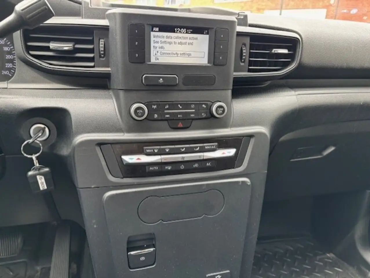 Ford Explorer photo Ford Explorer