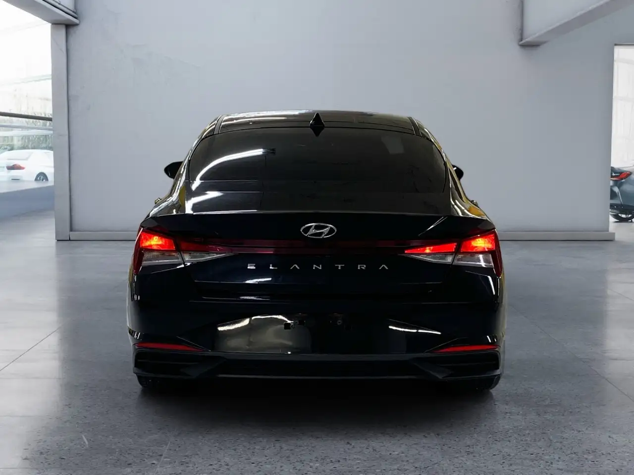 Hyundai ELANTRA fotografie Hyundai ELANTRA