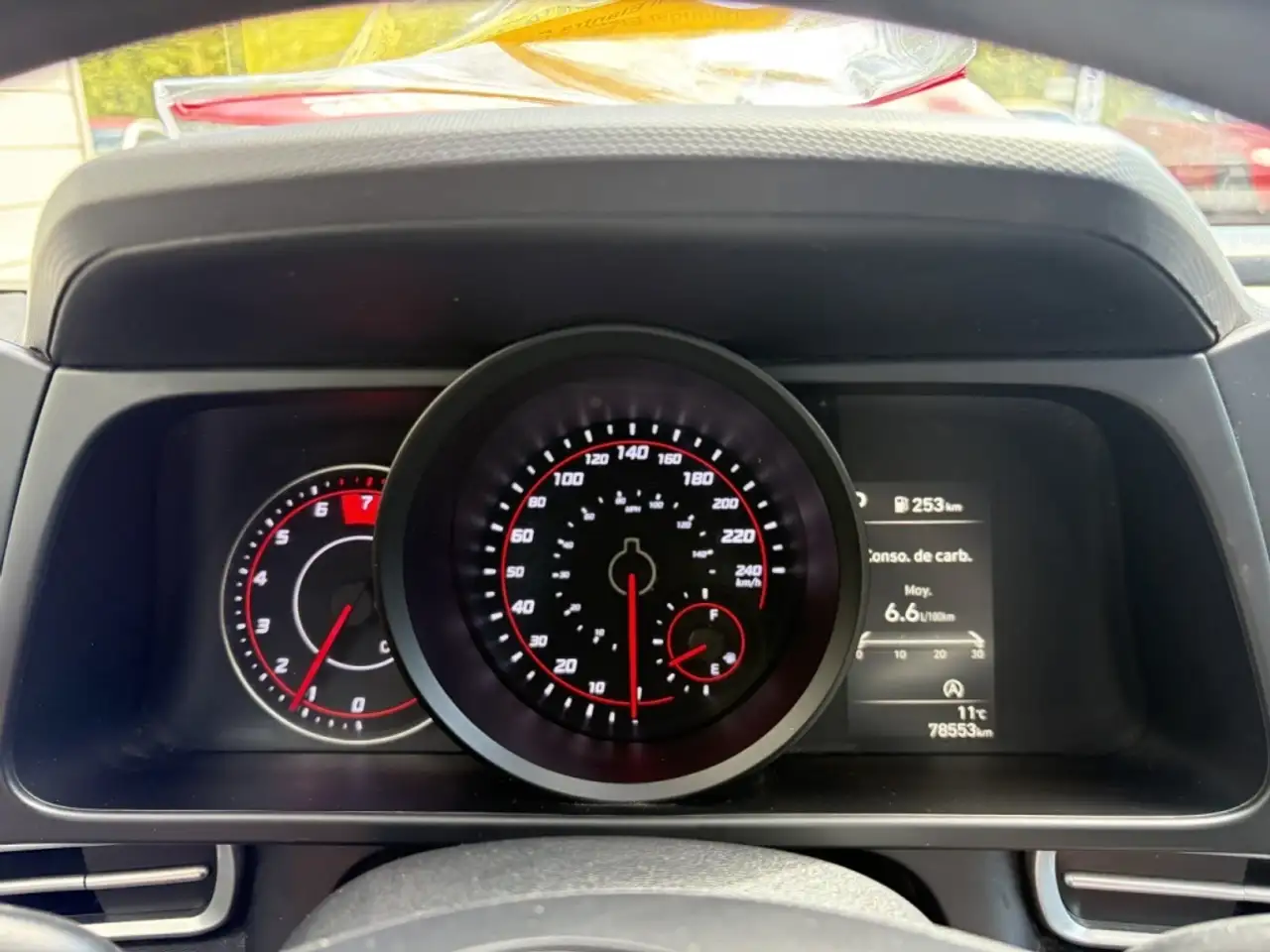 Hyundai ELANTRA снимка Hyundai ELANTRA