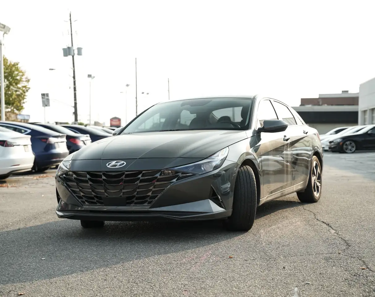 Hyundai ELANTRA fotografie Hyundai ELANTRA