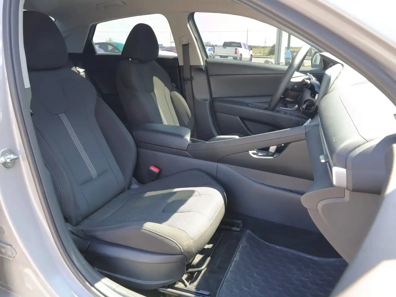Hyundai ELANTRA снимка Hyundai ELANTRA