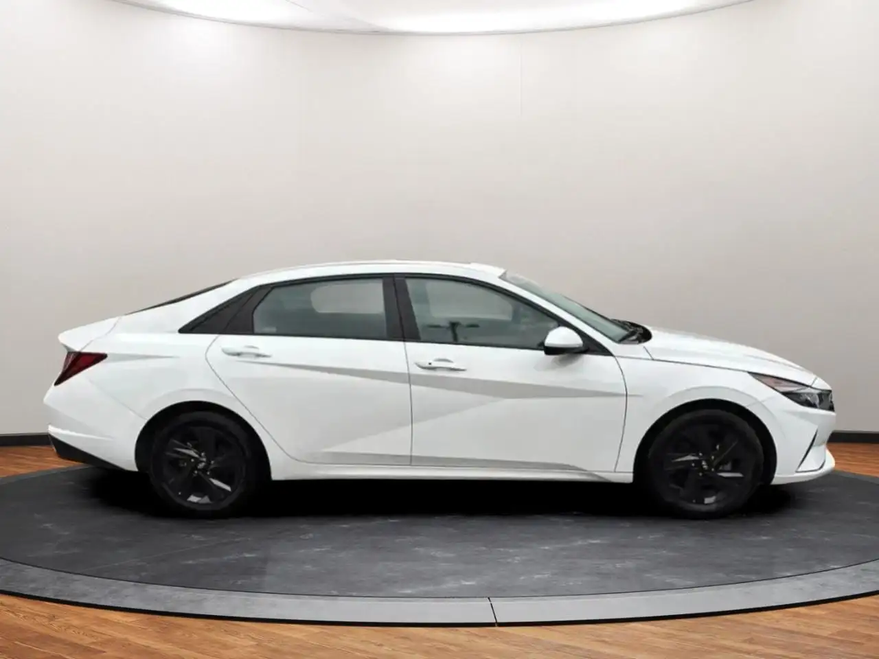 Hyundai ELANTRA снимка Hyundai ELANTRA