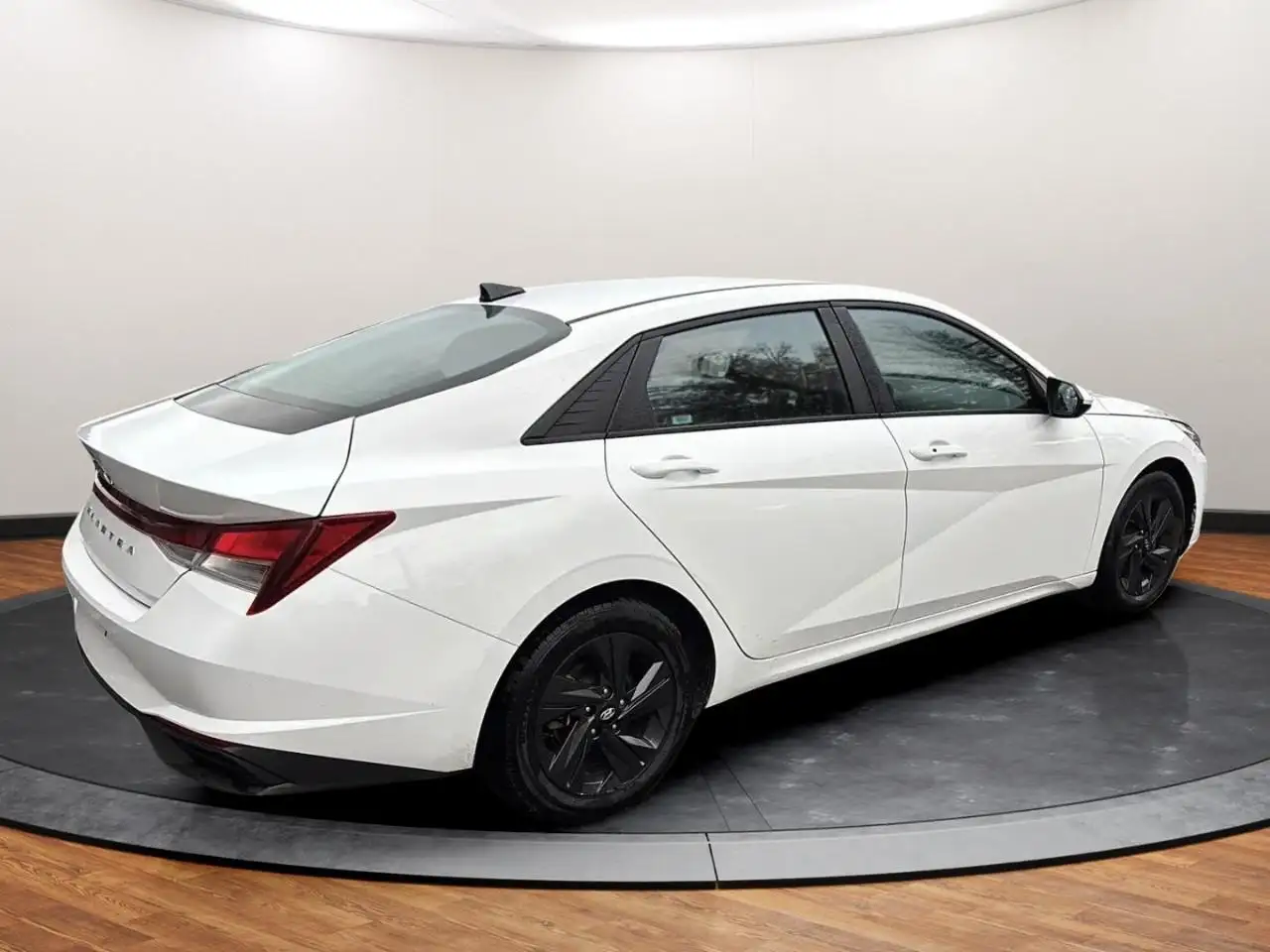 Hyundai ELANTRA снимка Hyundai ELANTRA