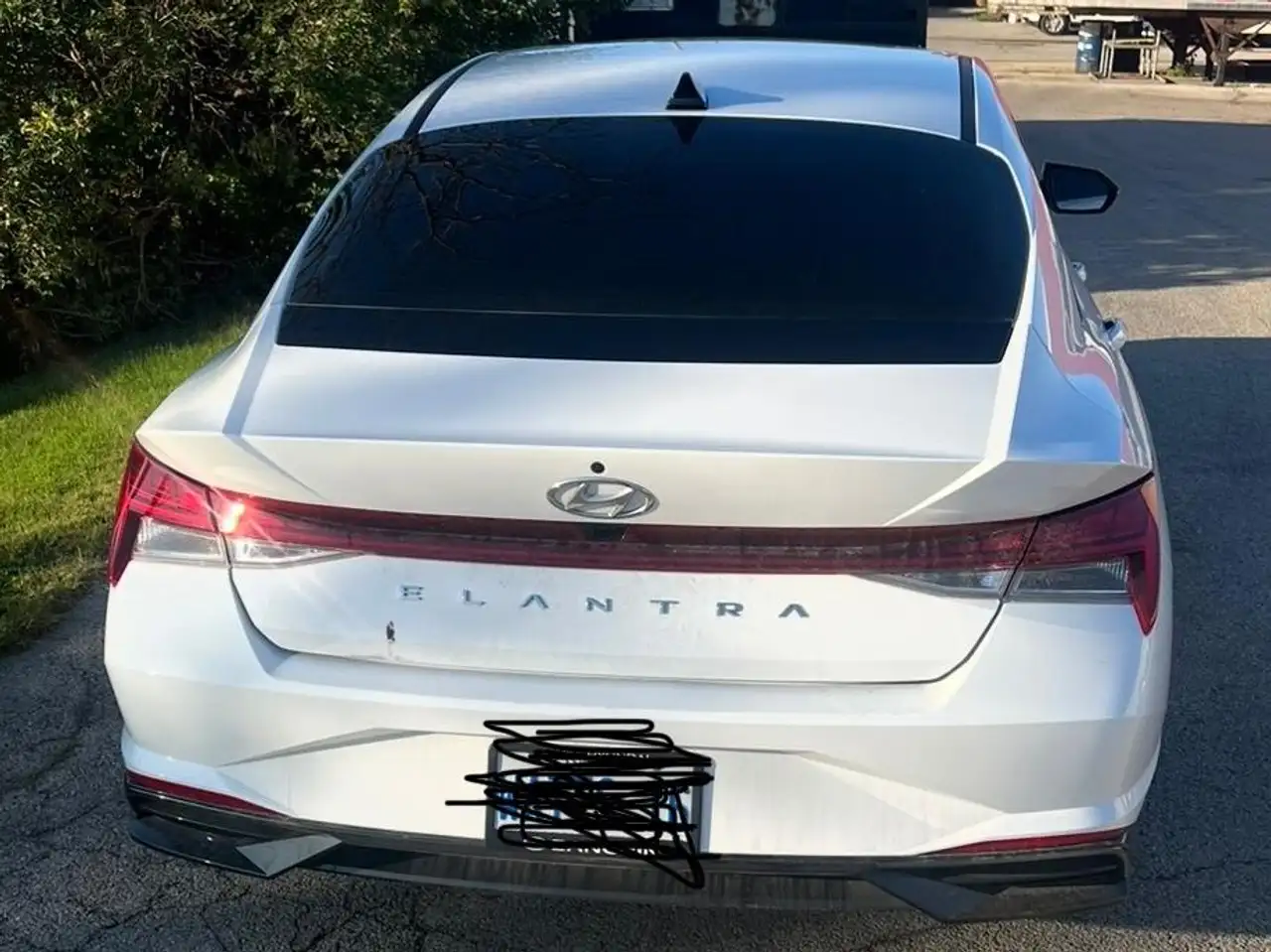 Hyundai ELANTRA photo Hyundai ELANTRA