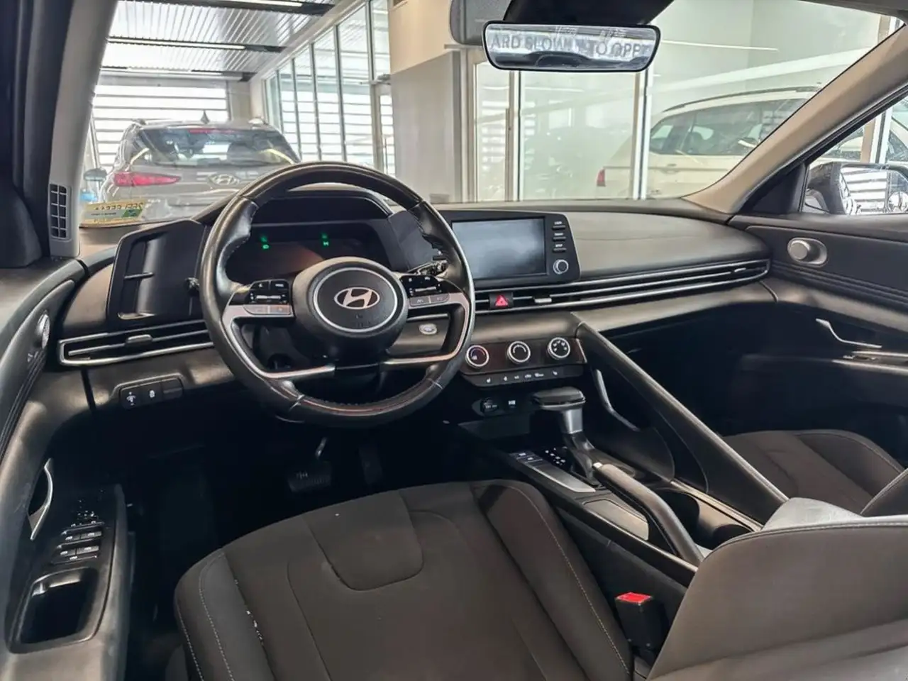 Hyundai ELANTRA снимка Hyundai ELANTRA
