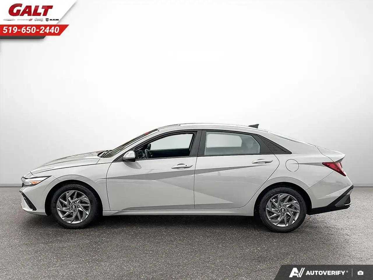 Hyundai ELANTRA снимка Hyundai ELANTRA