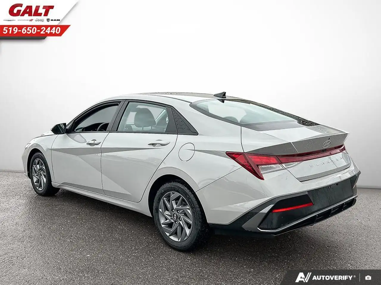 Hyundai ELANTRA снимка Hyundai ELANTRA