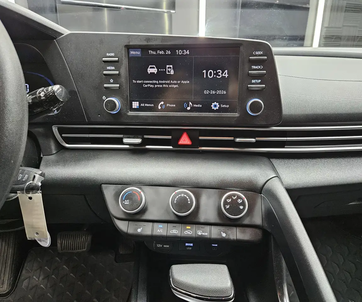 Hyundai ELANTRA снимка Hyundai ELANTRA