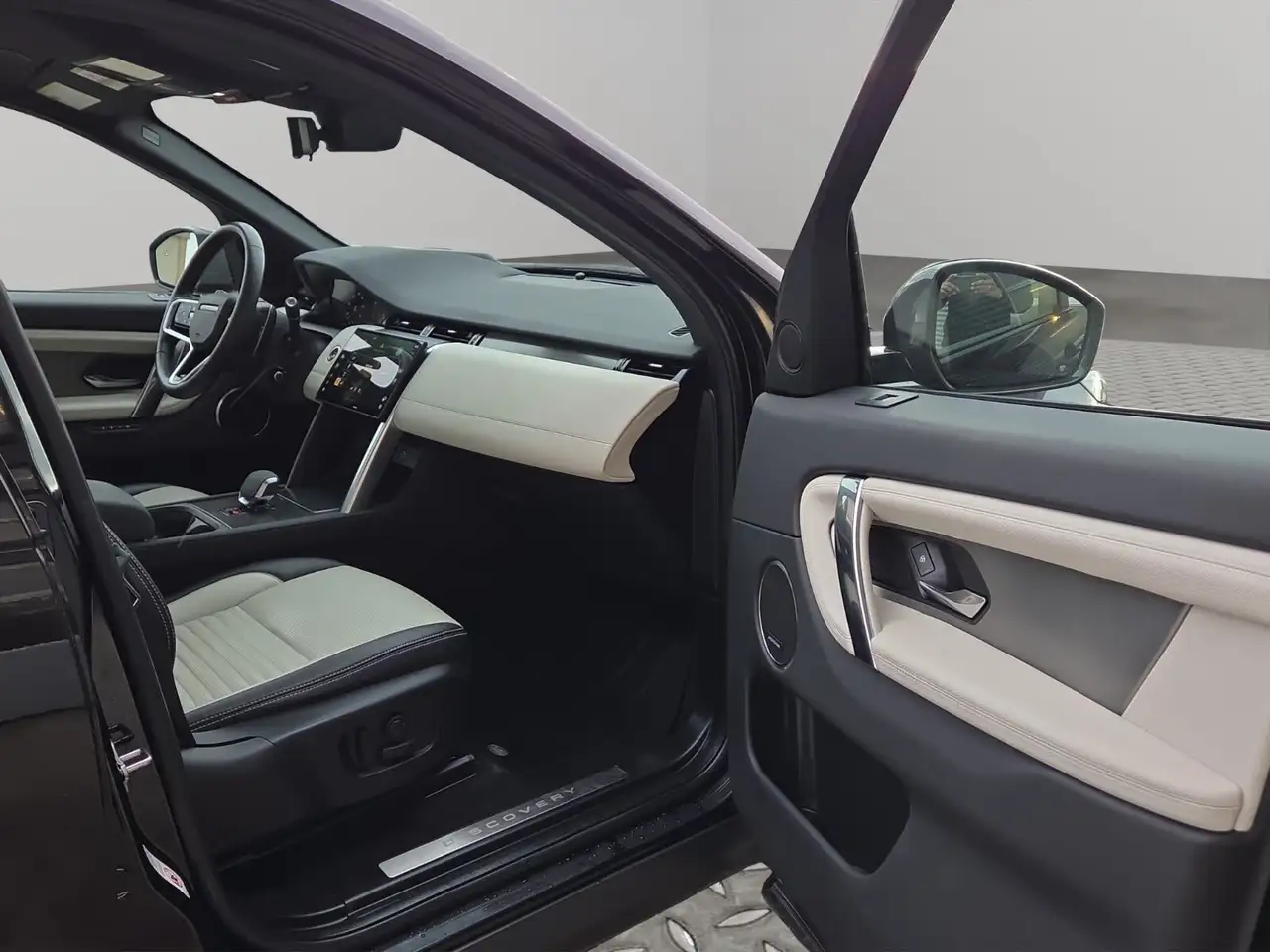Land Rover Discovery Sport снимка Land Rover Discovery Sport