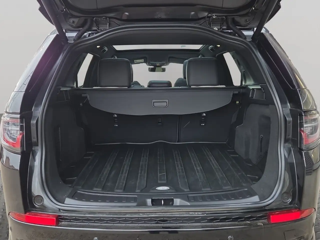 Land Rover Discovery Sport снимка Land Rover Discovery Sport