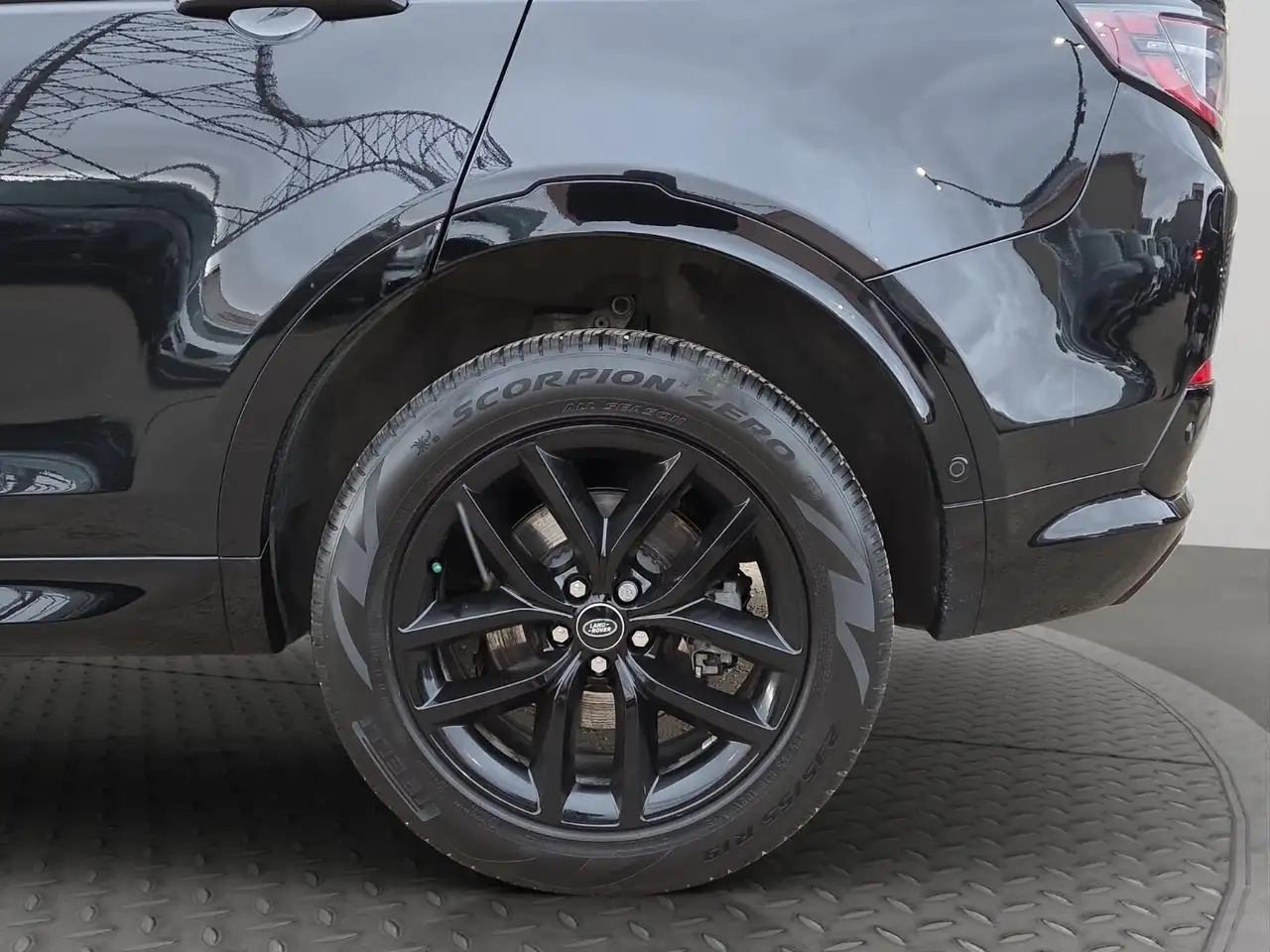 Land Rover Discovery Sport снимка Land Rover Discovery Sport