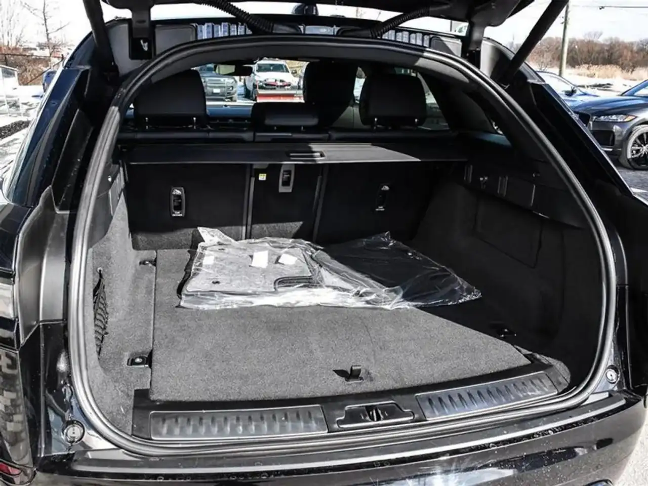 Land Rover Range Rover Velar снимка Land Rover Range Rover Velar