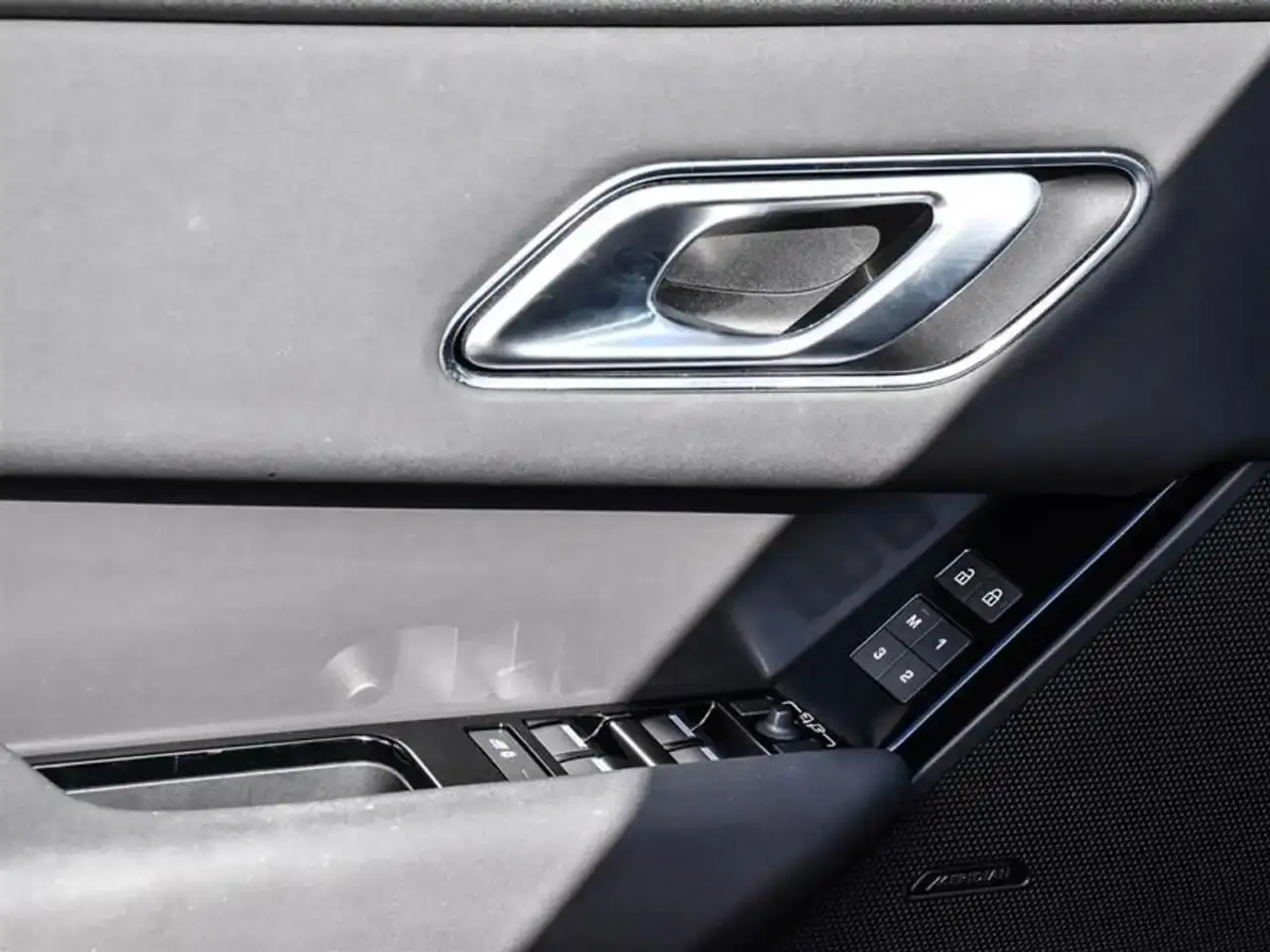 Land Rover Range Rover Velar снимка Land Rover Range Rover Velar