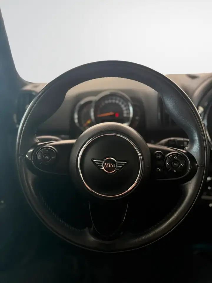 MINI Countryman снимка MINI Countryman