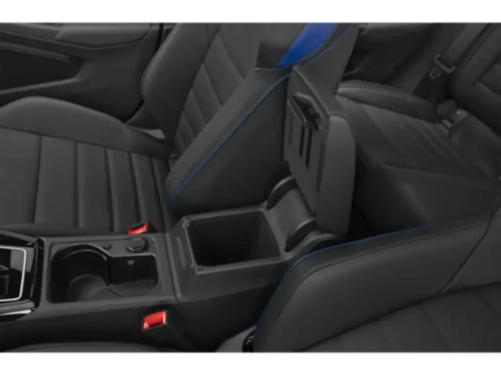 Volkswagen Golf R photo Volkswagen Golf R