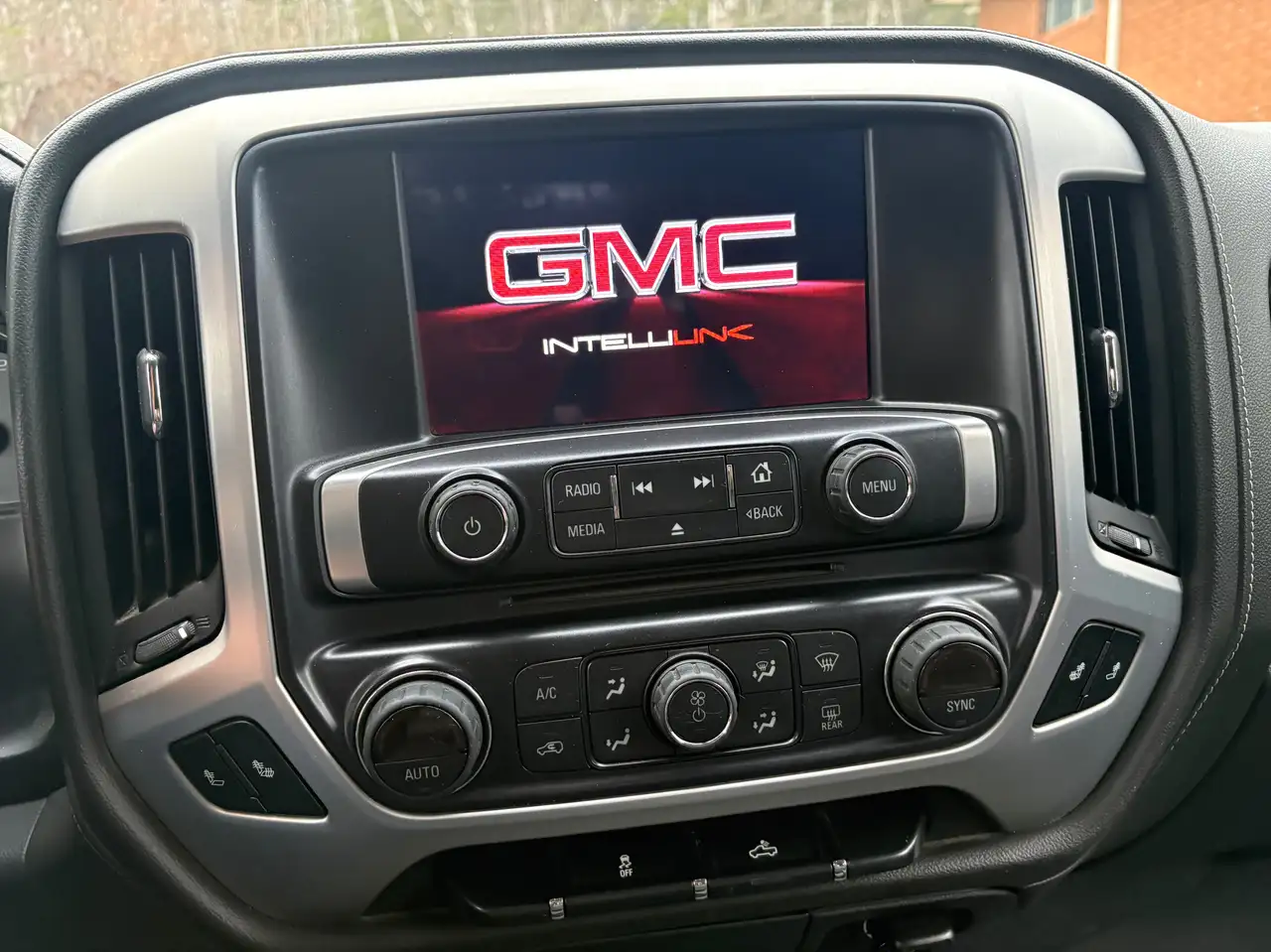 GMC Sierra 1500 снимка GMC Sierra 1500