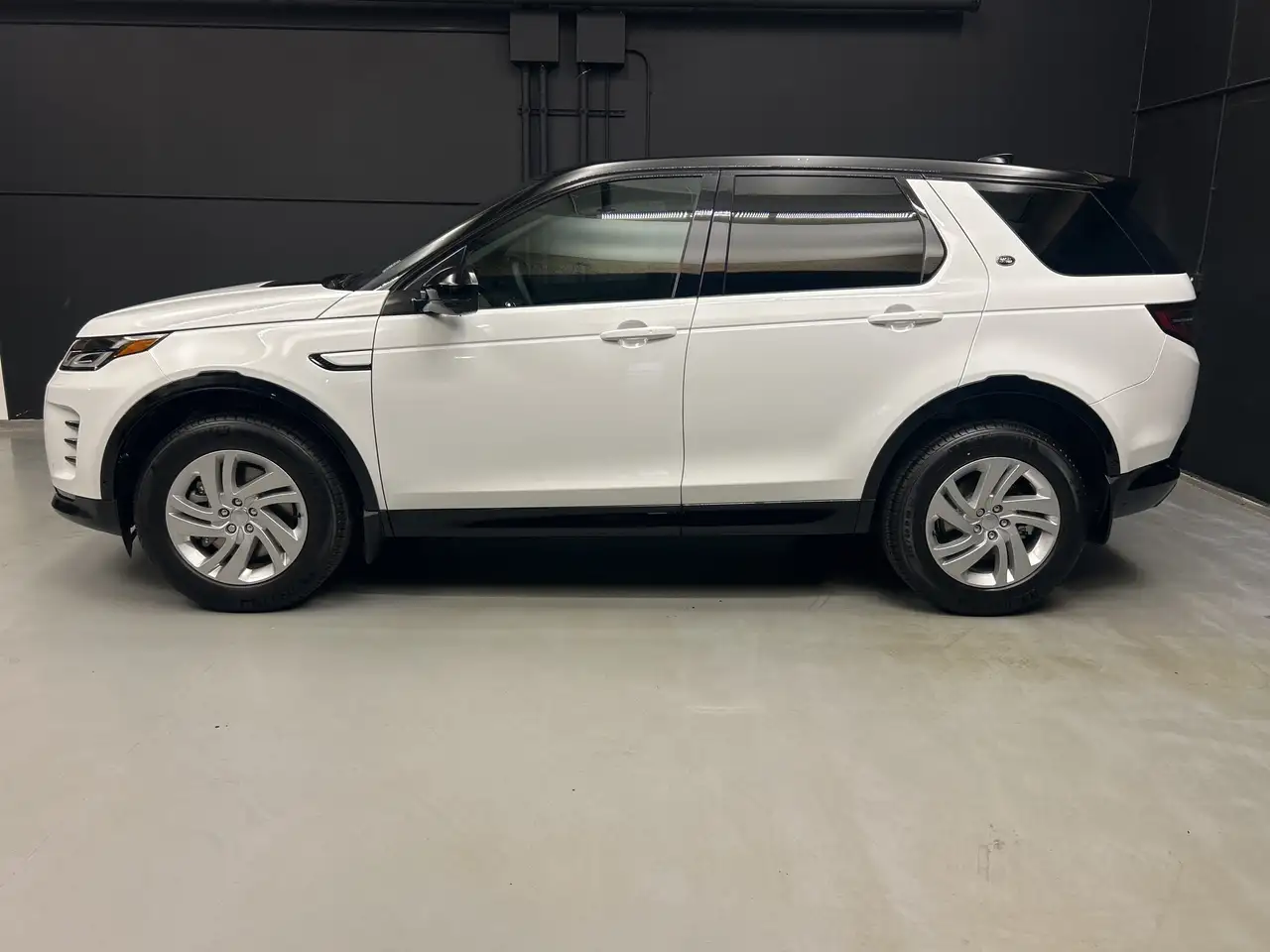 Land Rover Discovery Sport снимка Land Rover Discovery Sport