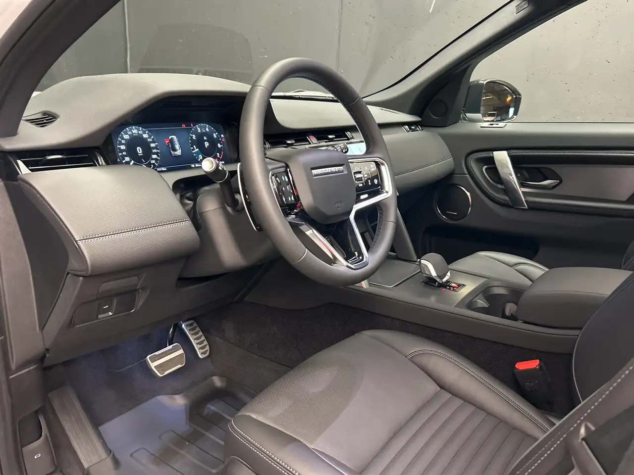 Land Rover Discovery Sport снимка Land Rover Discovery Sport