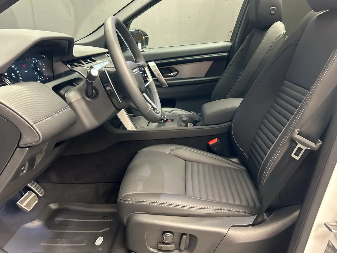 Land Rover Discovery Sport снимка Land Rover Discovery Sport