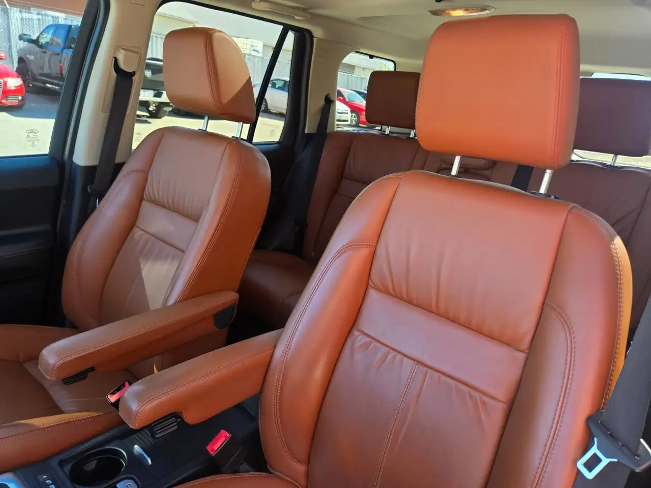 Land Rover LR2 снимка Land Rover LR2