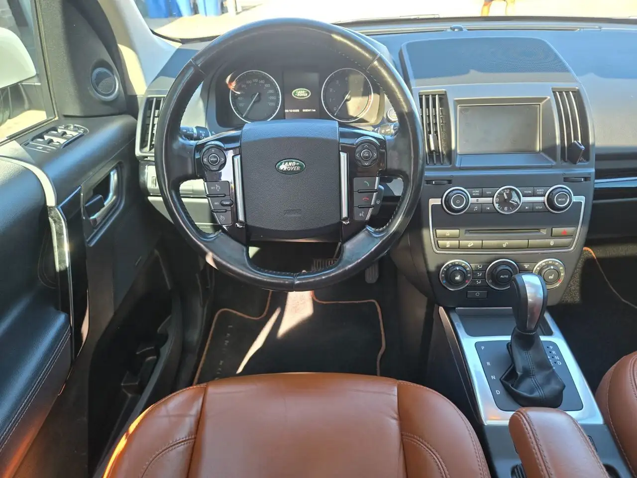 Land Rover LR2 снимка Land Rover LR2