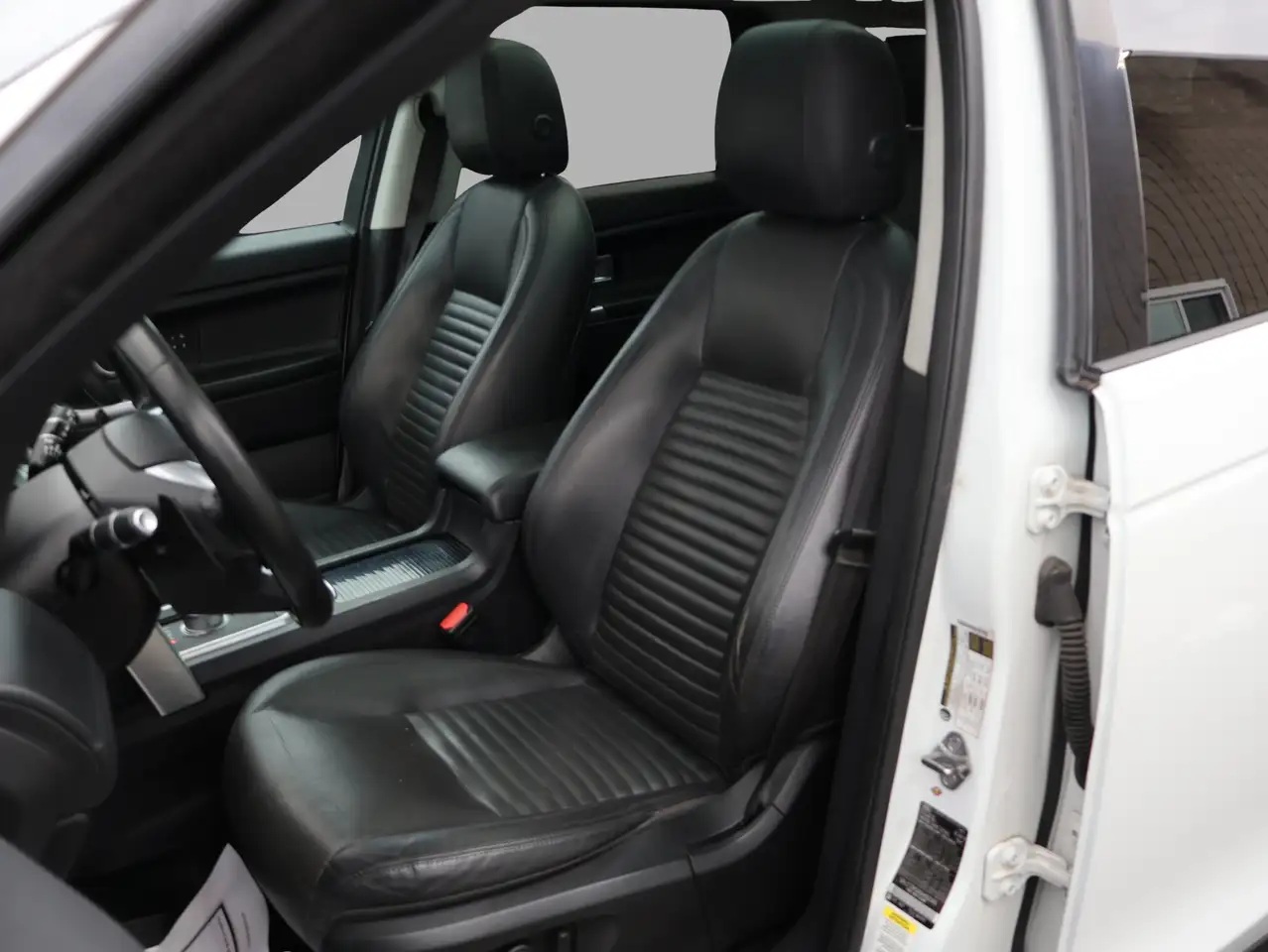 Land Rover Discovery Sport снимка Land Rover Discovery Sport
