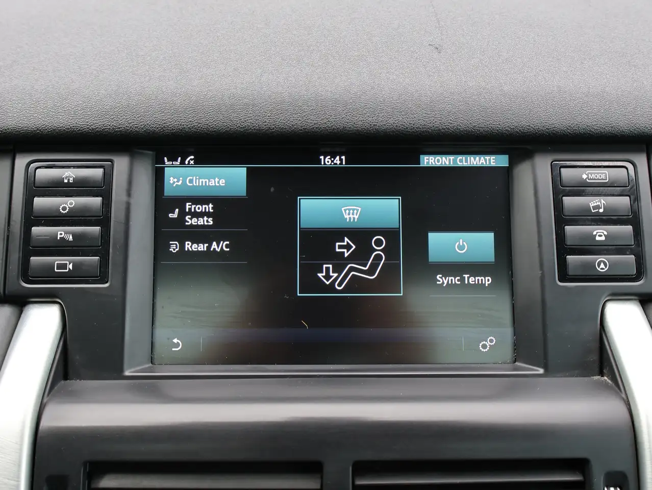Land Rover Discovery Sport снимка Land Rover Discovery Sport