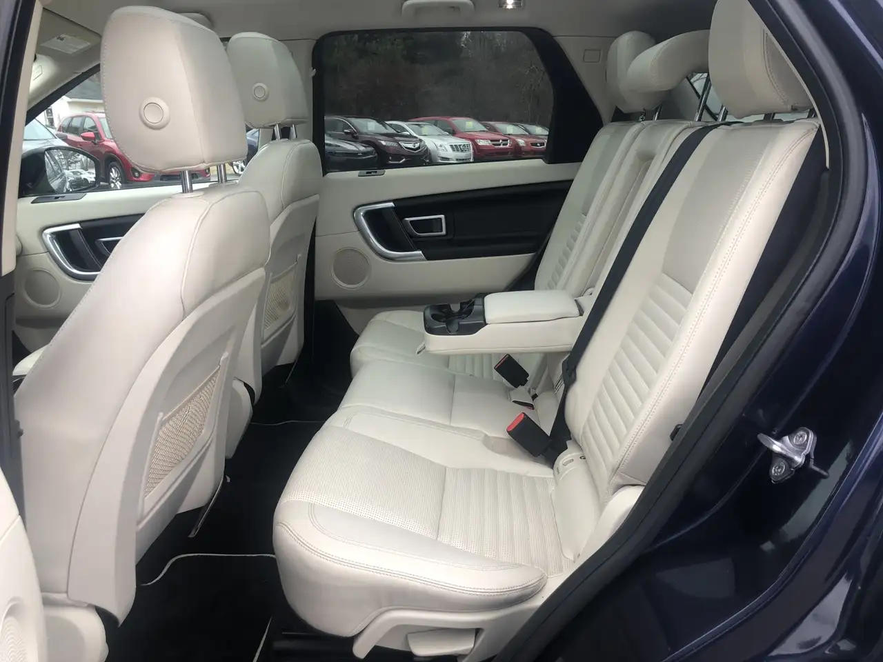 Land Rover Discovery Sport снимка Land Rover Discovery Sport
