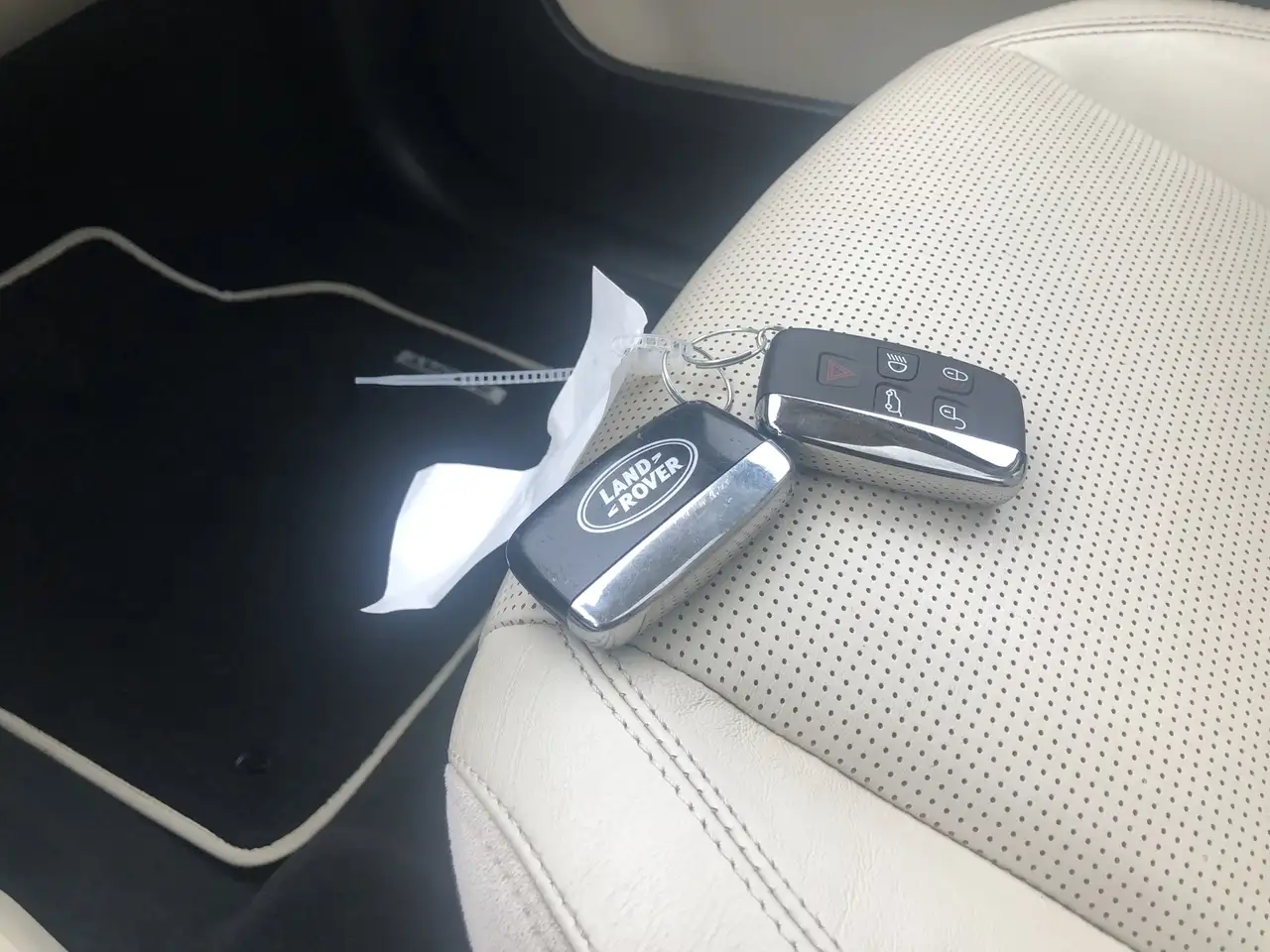 Land Rover Discovery Sport снимка Land Rover Discovery Sport