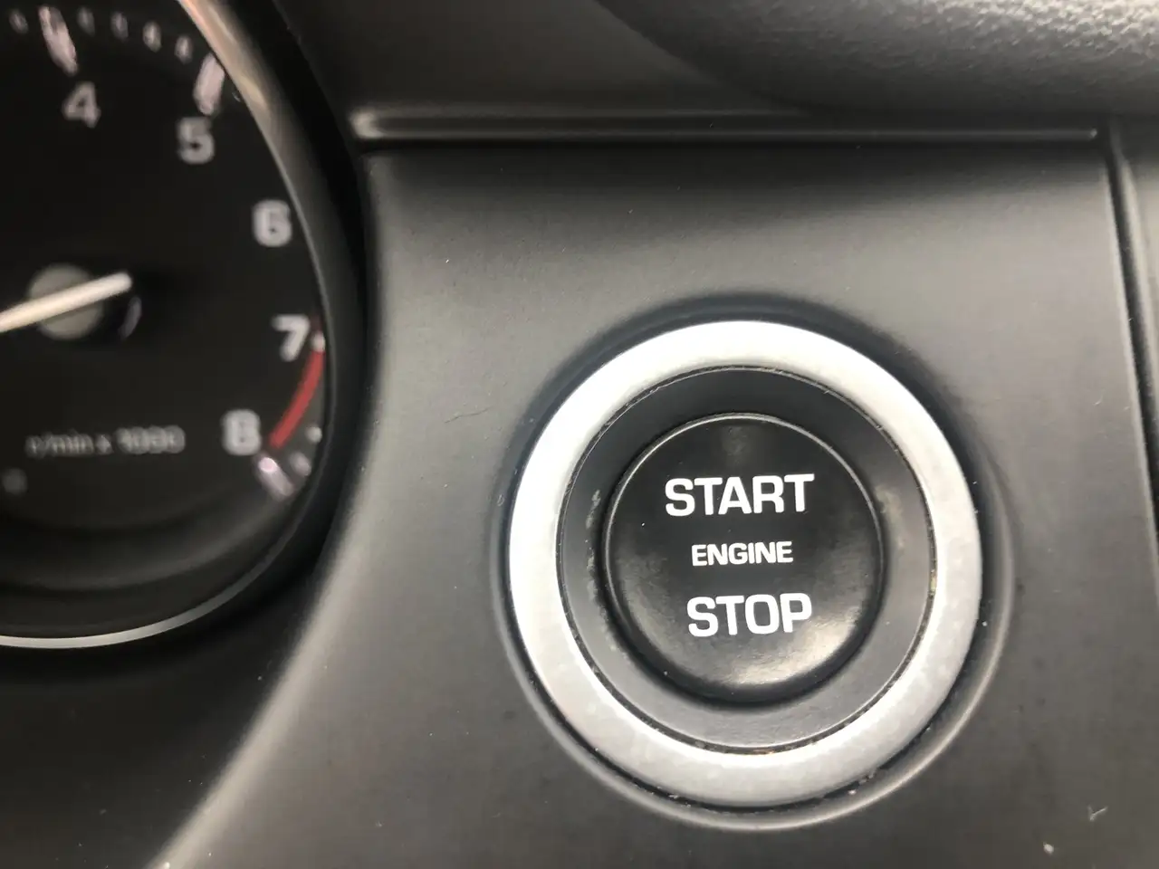 Land Rover Discovery Sport снимка Land Rover Discovery Sport