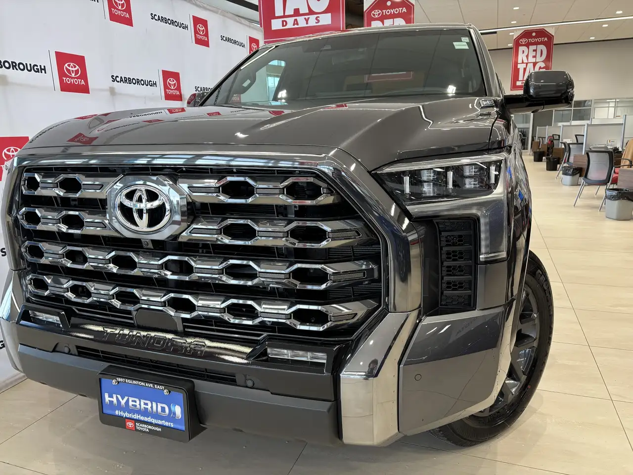 Toyota Tundra снимка Toyota Tundra