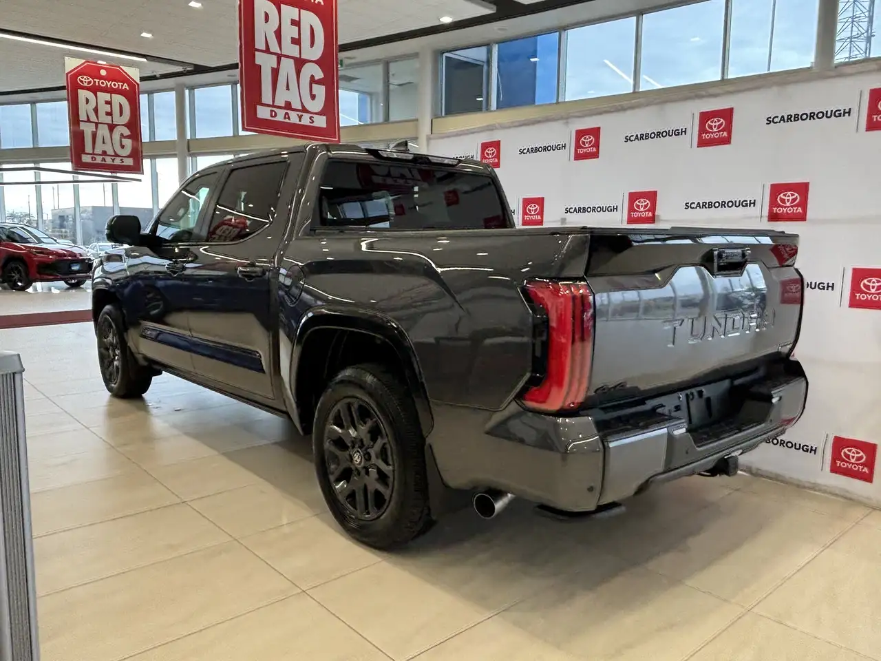 Toyota Tundra снимка Toyota Tundra