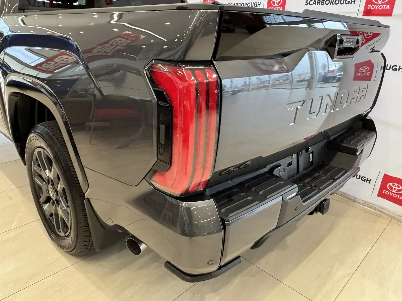 Toyota Tundra снимка Toyota Tundra