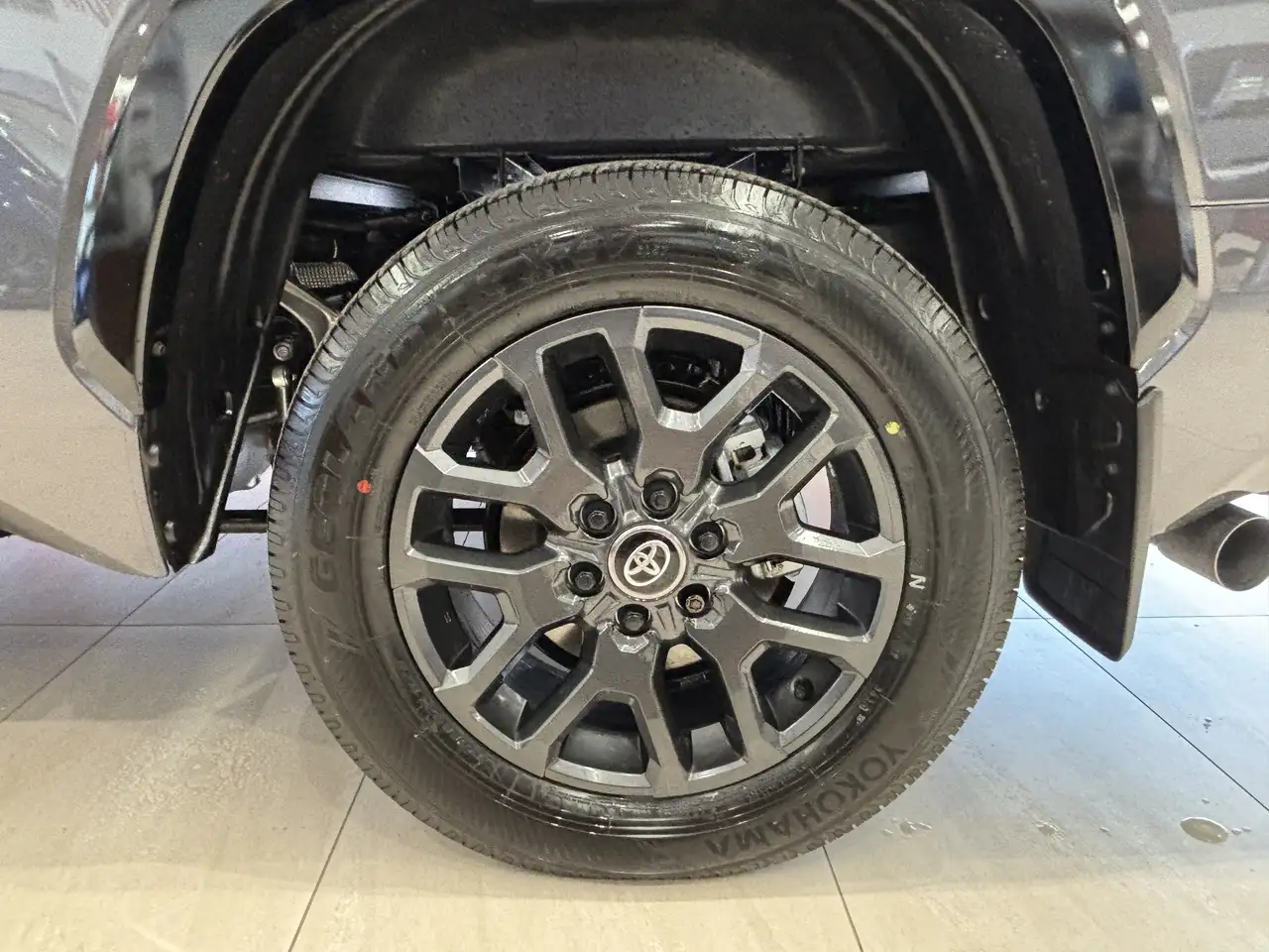 Toyota Tundra снимка Toyota Tundra