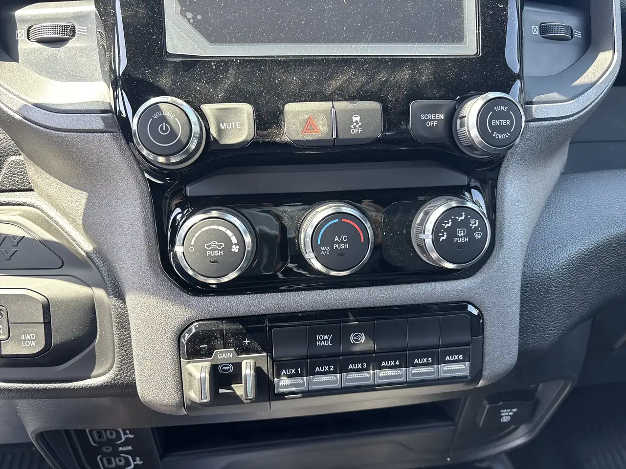 RAM 3500 photo RAM 3500