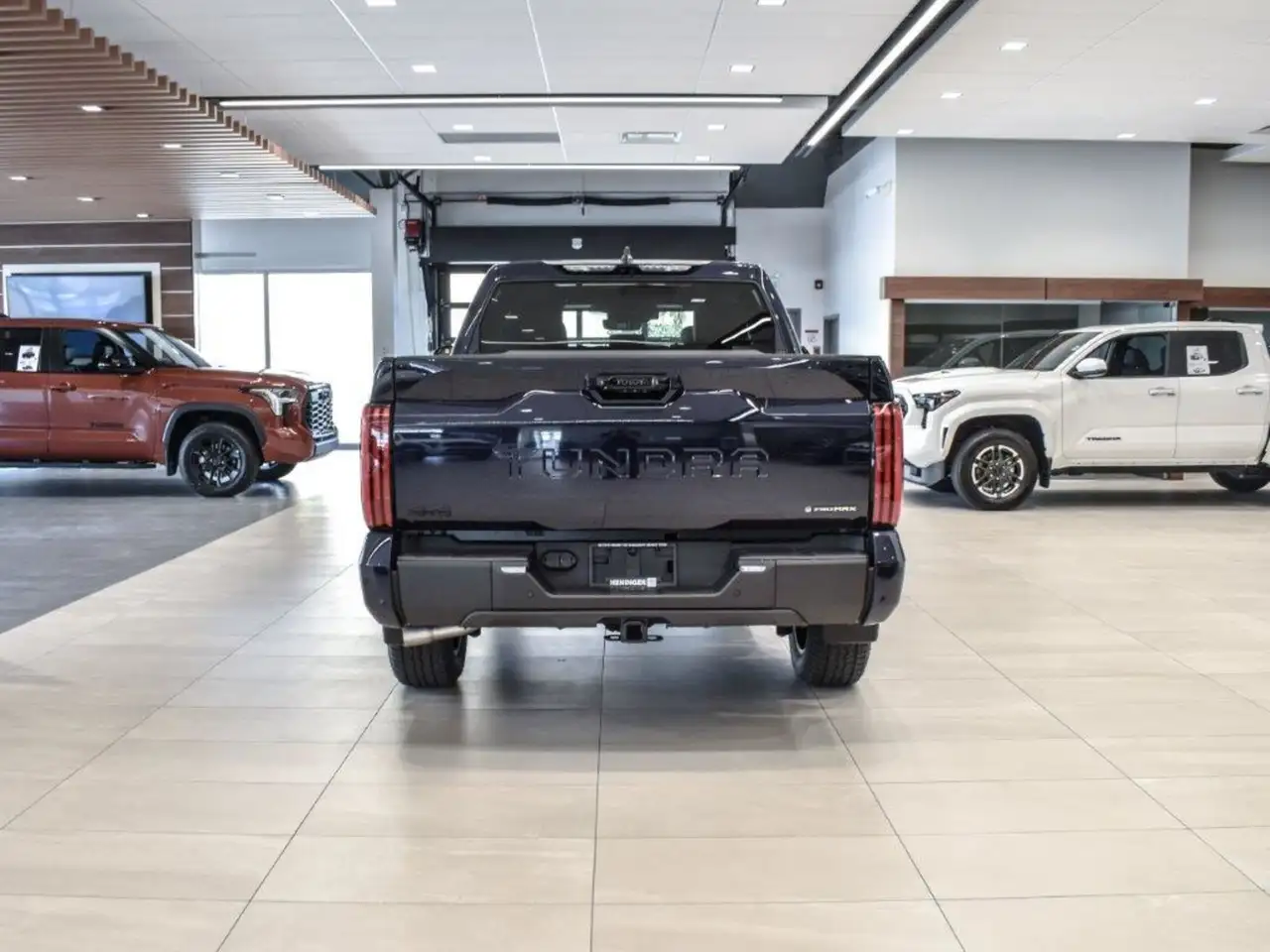 Toyota Tundra снимка Toyota Tundra