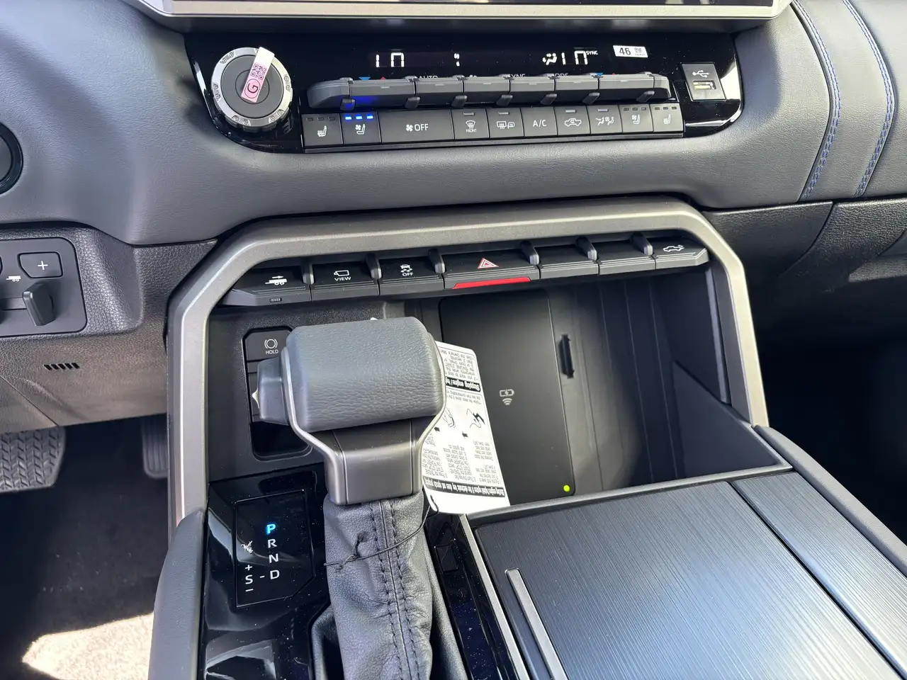 Toyota Tundra снимка Toyota Tundra