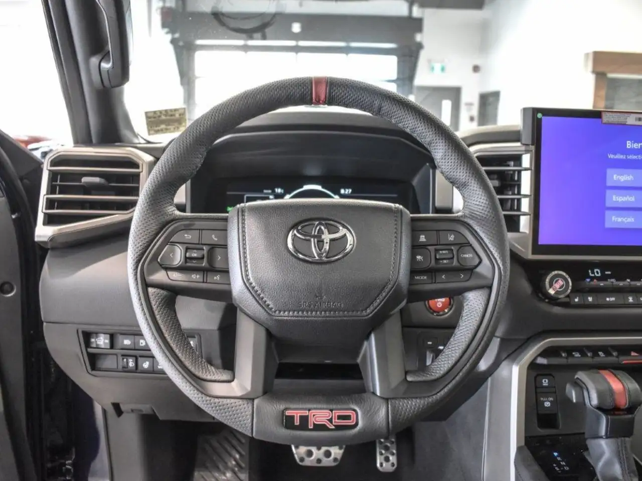 Toyota Tundra снимка Toyota Tundra