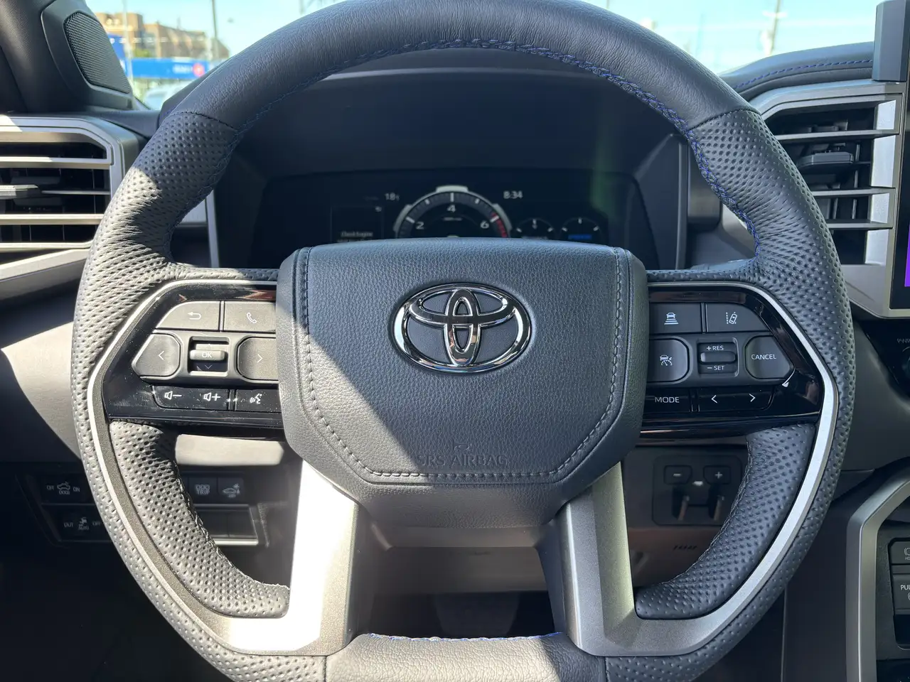 Toyota Tundra снимка Toyota Tundra