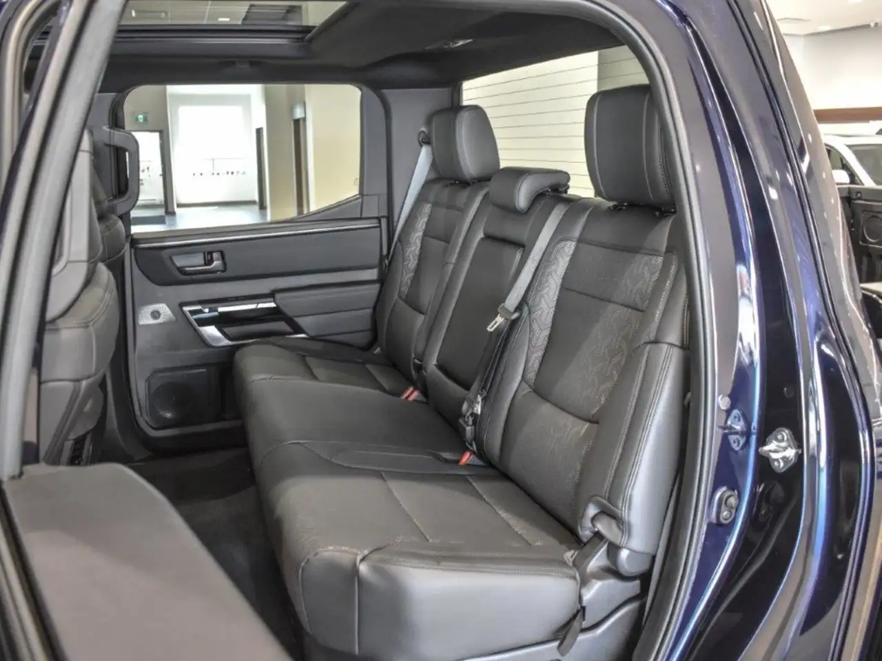 Toyota Tundra снимка Toyota Tundra