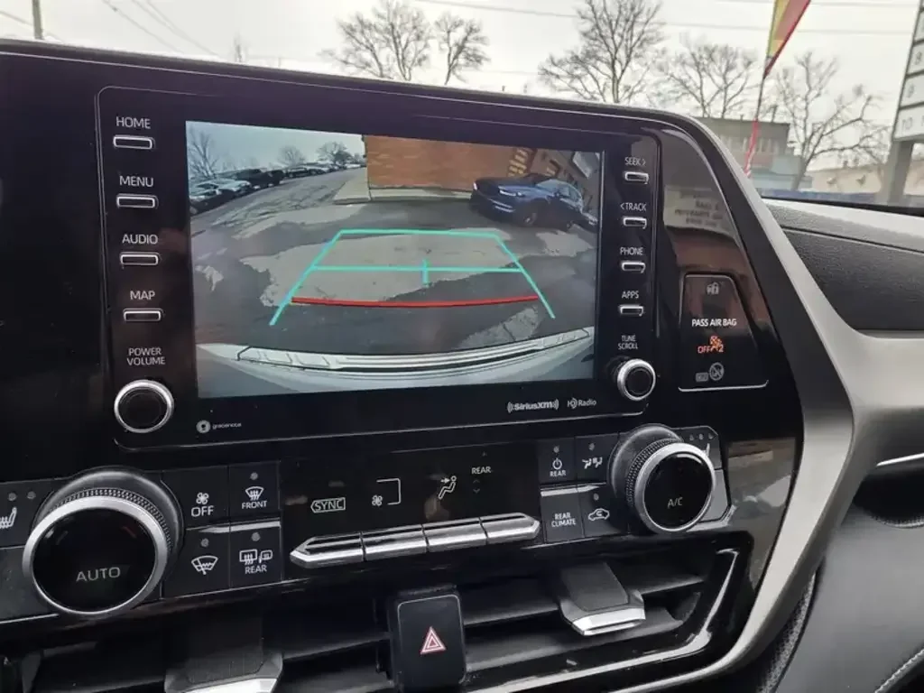 Toyota Highlander снимка Toyota Highlander