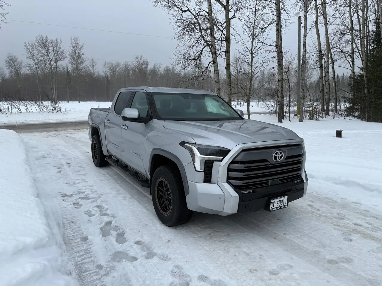 Toyota Tundra снимка Toyota Tundra