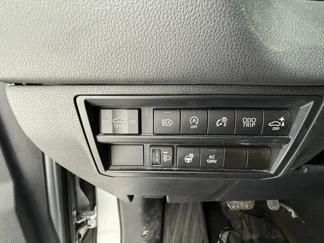 Toyota Tundra снимка Toyota Tundra
