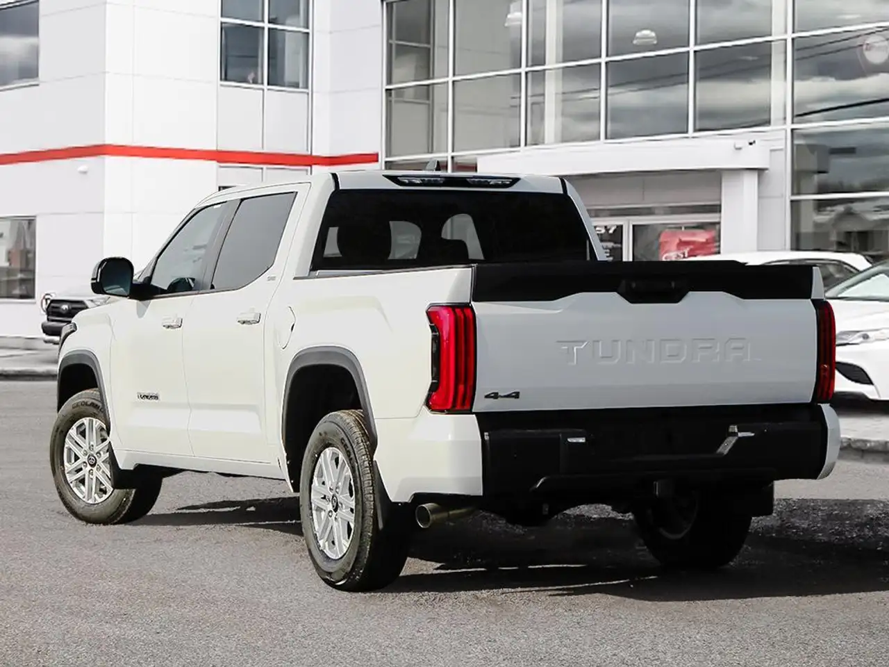 Toyota Tundra снимка Toyota Tundra