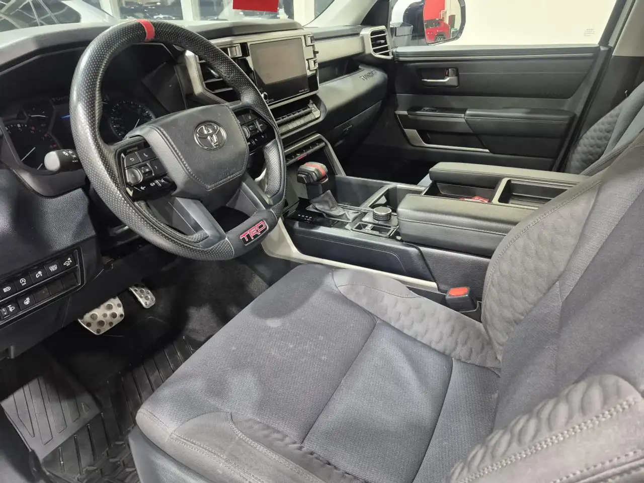 Toyota Tundra снимка Toyota Tundra