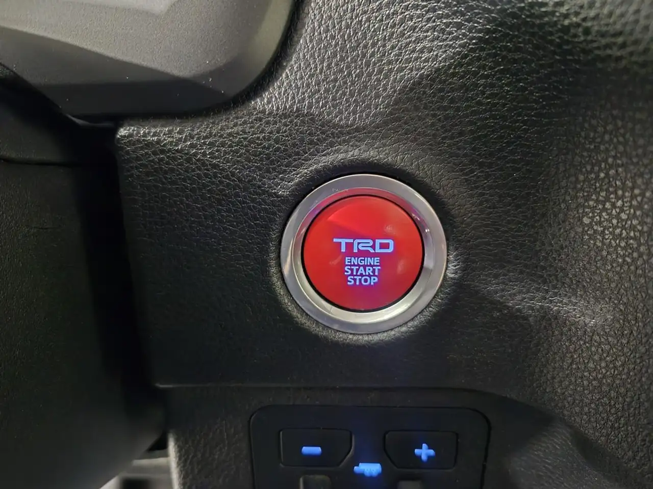 Toyota Tundra снимка Toyota Tundra