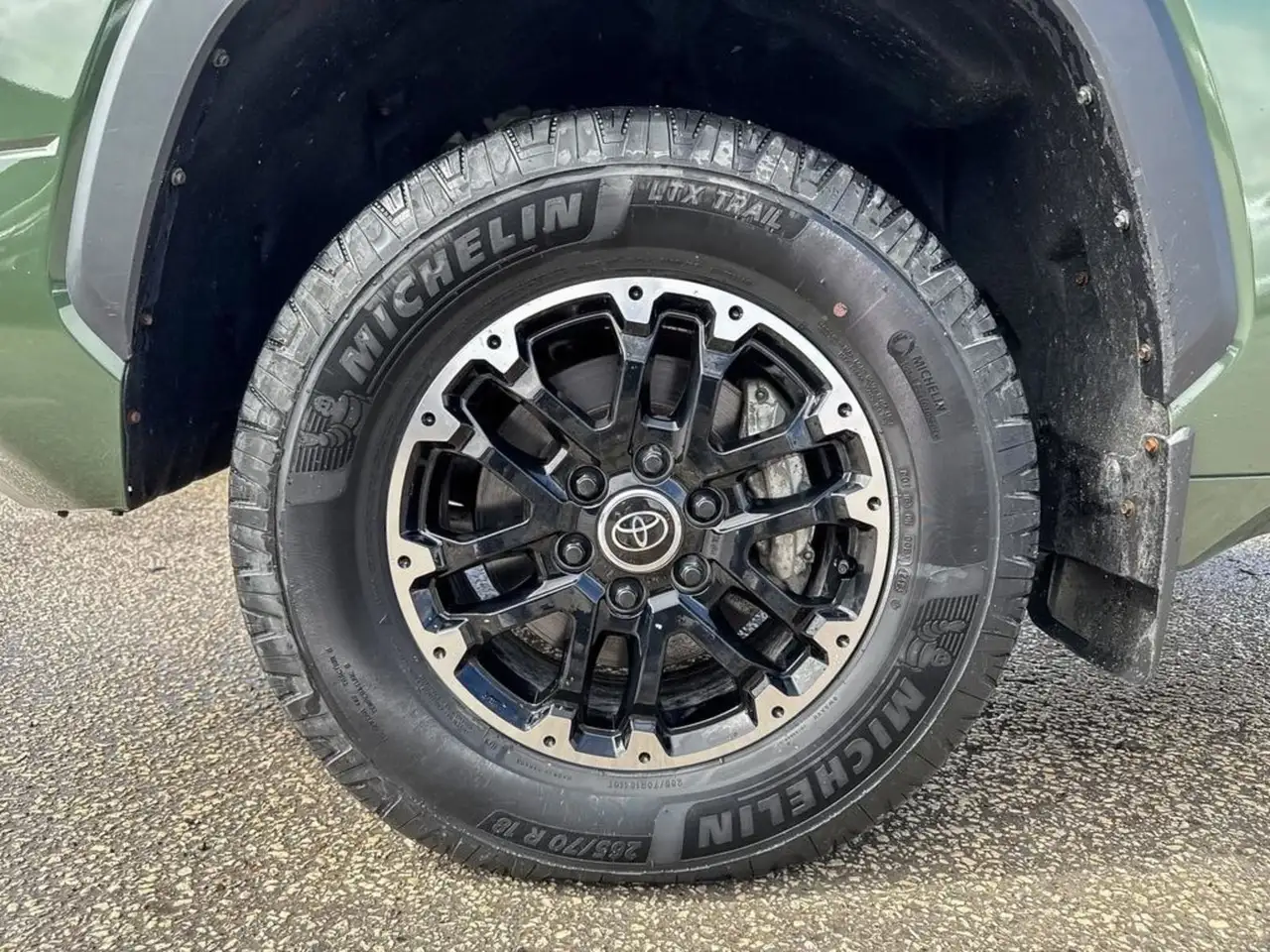 Toyota Tundra снимка Toyota Tundra