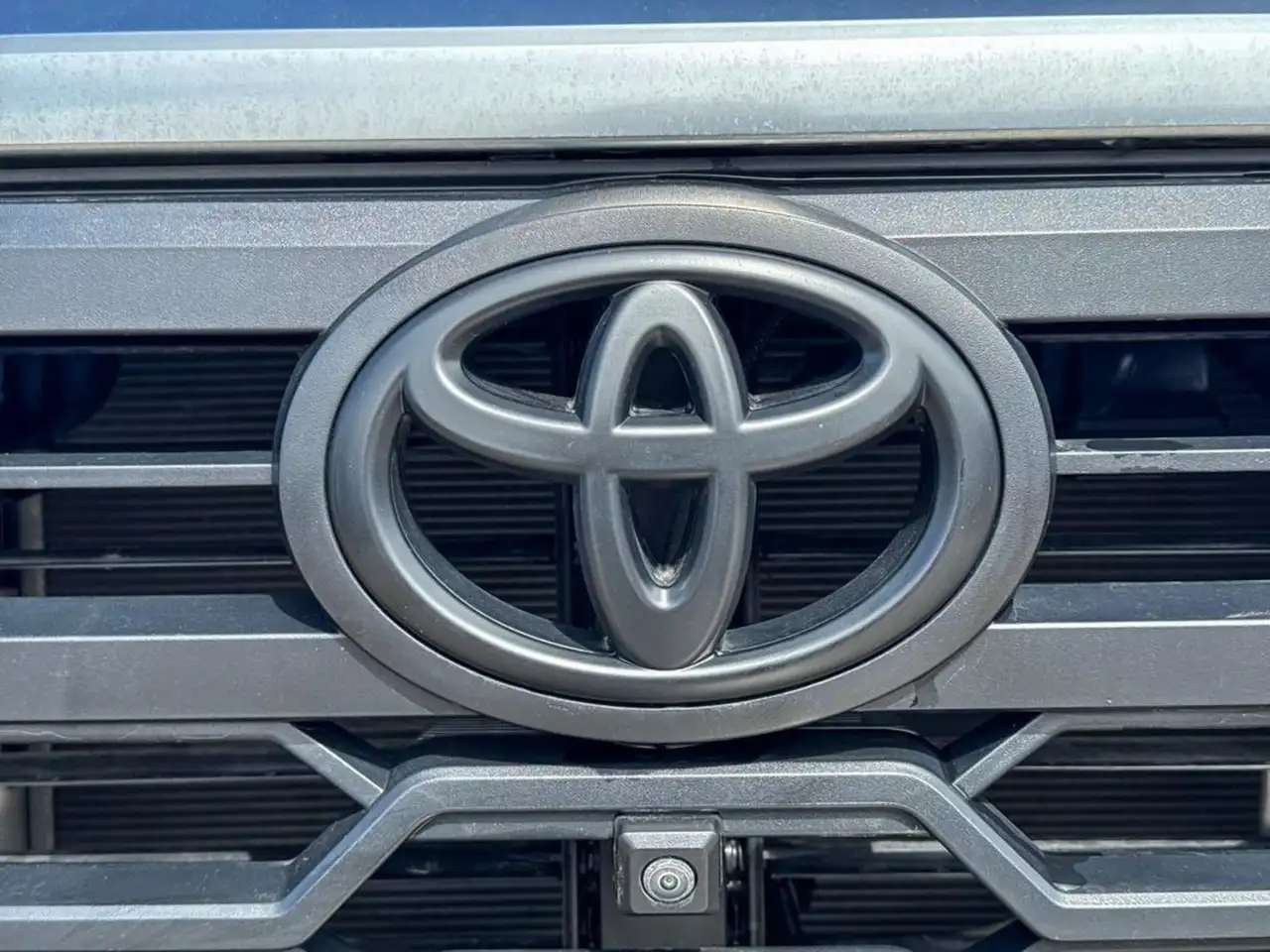 Toyota Tundra снимка Toyota Tundra