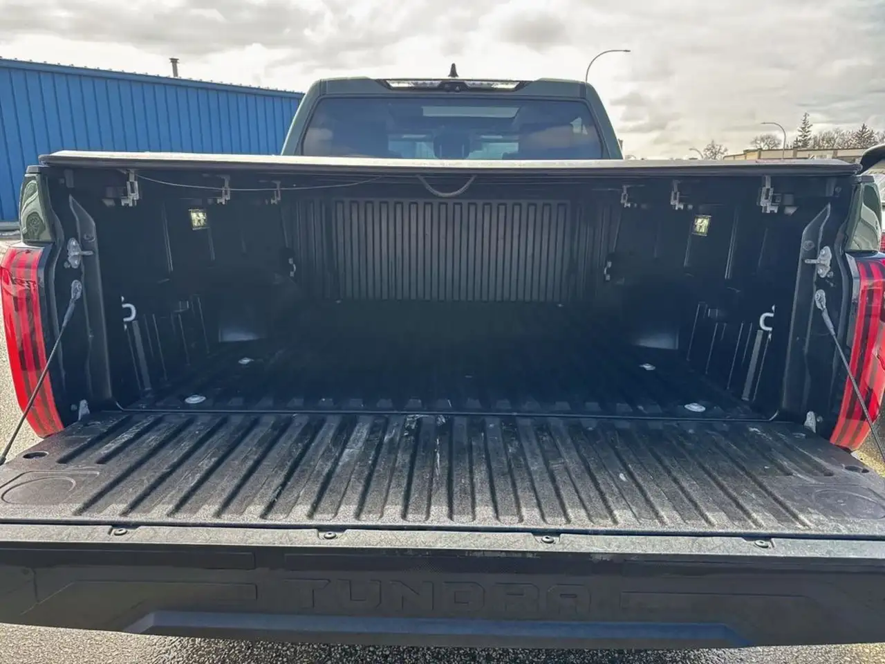 Toyota Tundra снимка Toyota Tundra