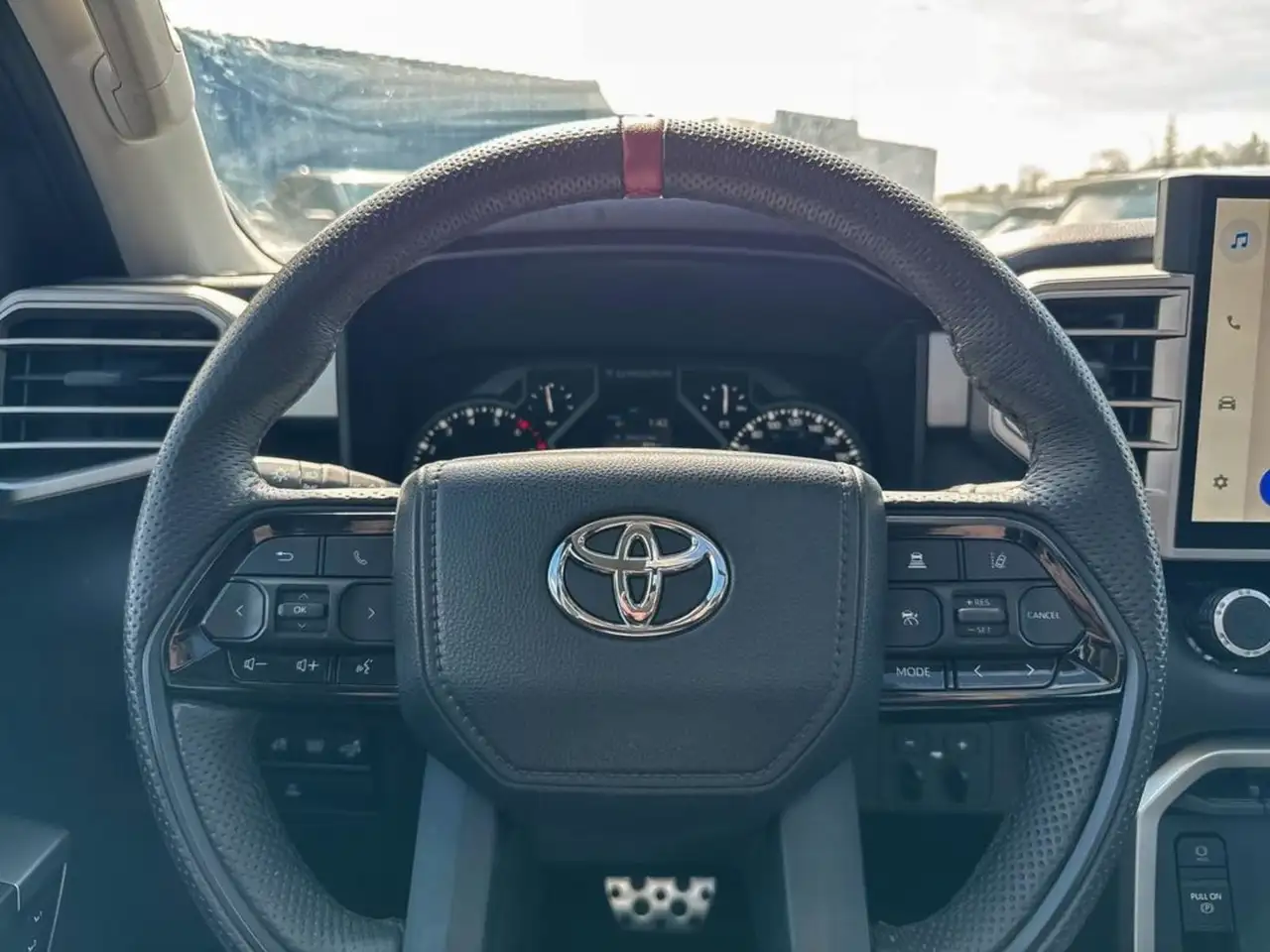 Toyota Tundra снимка Toyota Tundra